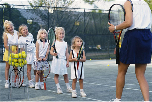 【 网球教练 】抓住体育敏感期-给孩子一个最好的成长礼物