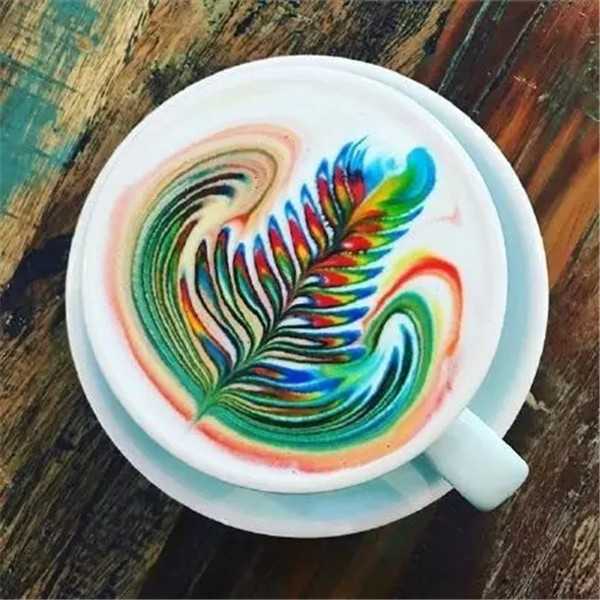 杯子里的神奇——彩虹咖啡拉花